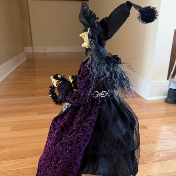 Katherine's Collection Halloween Witch Sitting Witch Brunhilda Witch - Picture 5 of 16